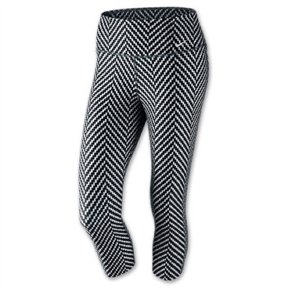Nike Legend 2.0 Dri Fit Zig-Zag Capri Leggings Sz S - Picture 2 of 14